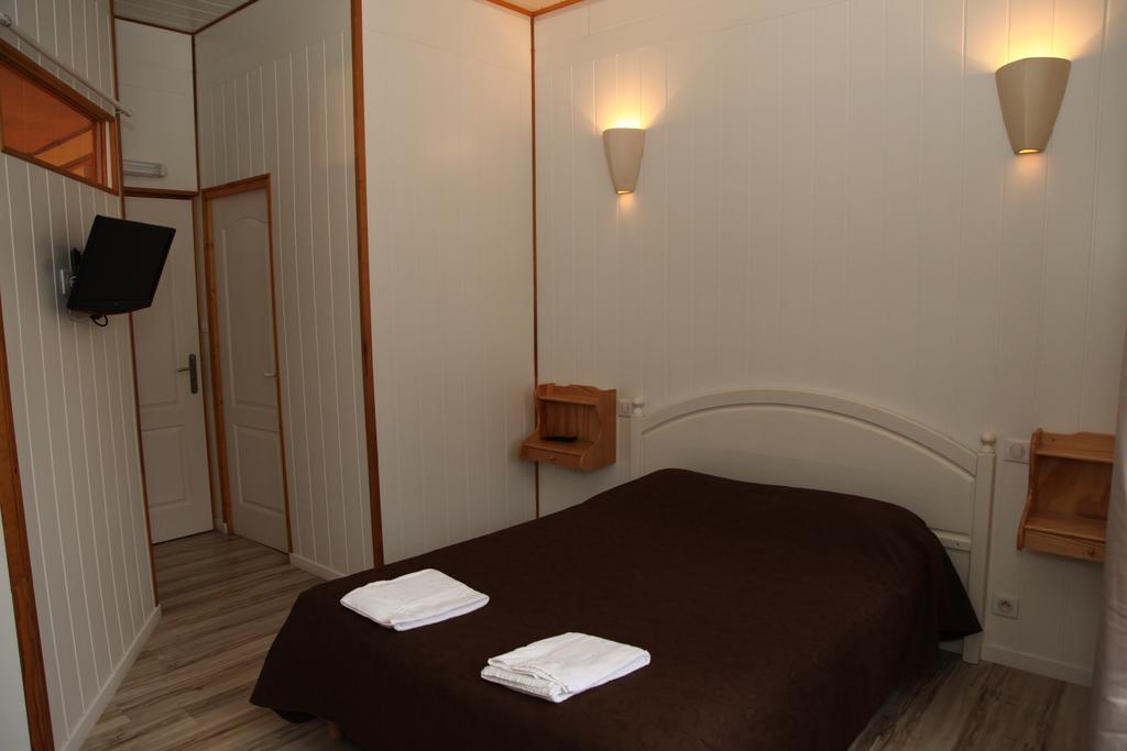 Cafe De France Bed and Breakfast Eauze Værelse billede